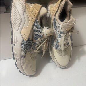 Synthetic and textile sneakers, Nike Air Huarache Run Premium Phantom